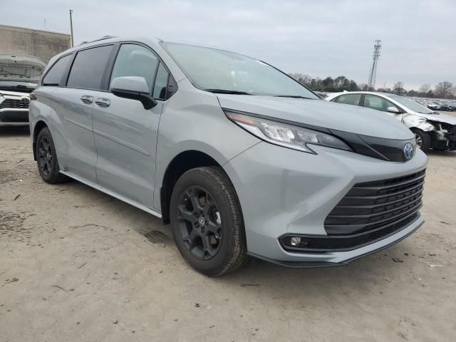 2025 Toyota Sienna XSE