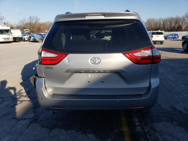 2016 Toyota Sienna XLE