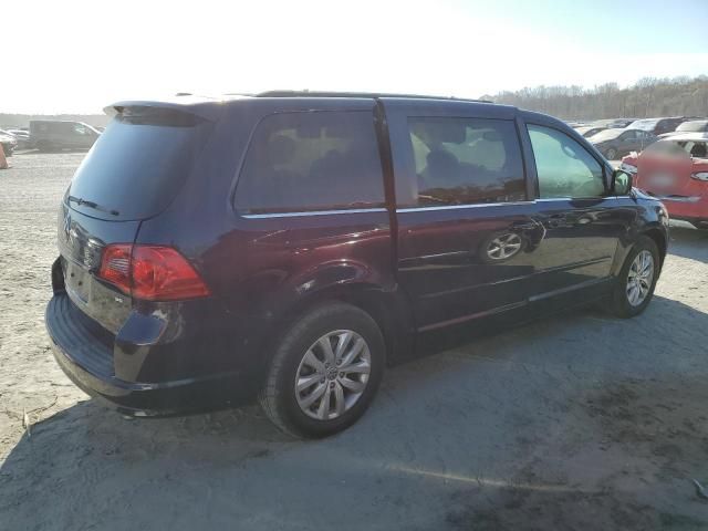 2013 Volkswagen Routan SE