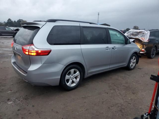 2017 Toyota Sienna LE