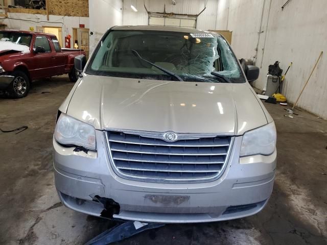 2009 Chrysler Town & Country LX