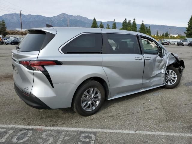 2022 Toyota Sienna XLE