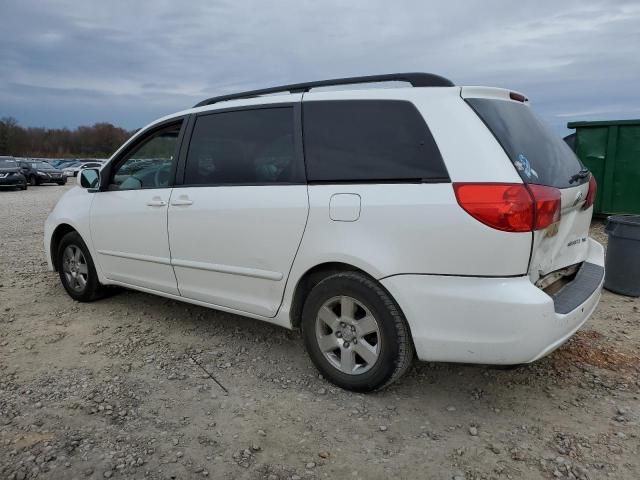 2010 Toyota Sienna XLE