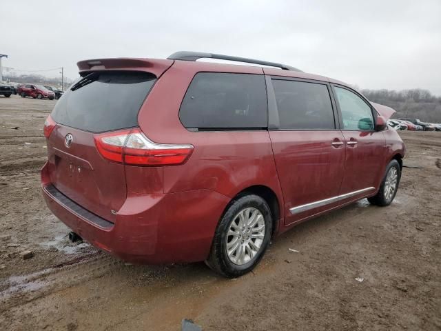 2017 Toyota Sienna XLE