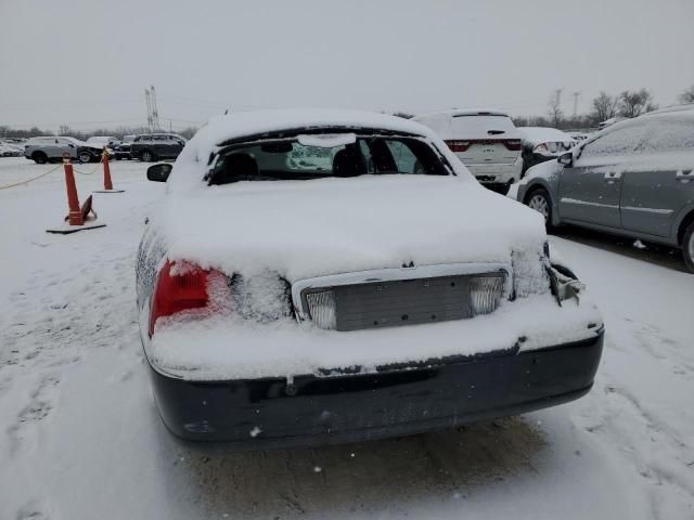 2005 Lincoln Town Car Signature Limited