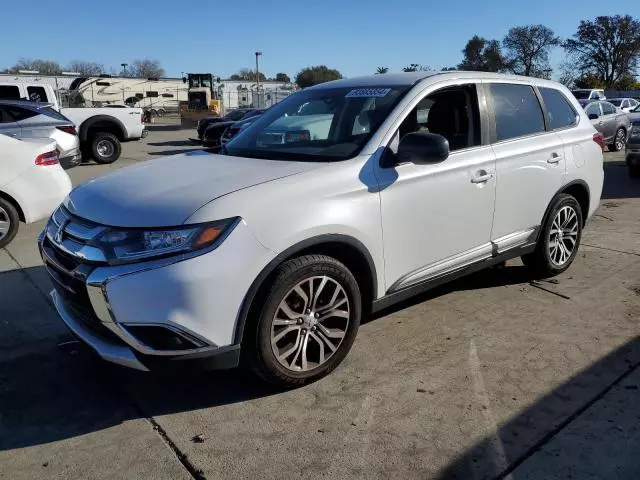 2017 Mitsubishi Outlander ES