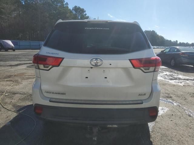 2019 Toyota Highlander SE