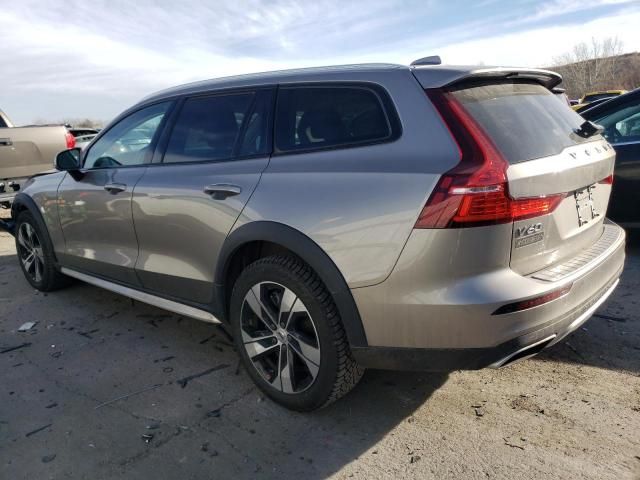 2021 Volvo V60 Cross Country T5 Momentum