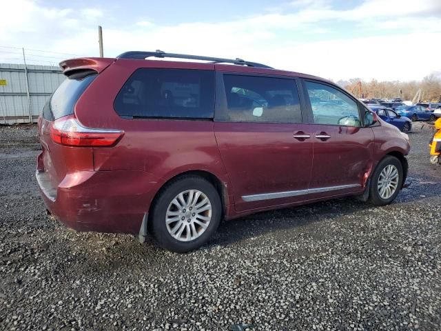 2016 Toyota Sienna XLE