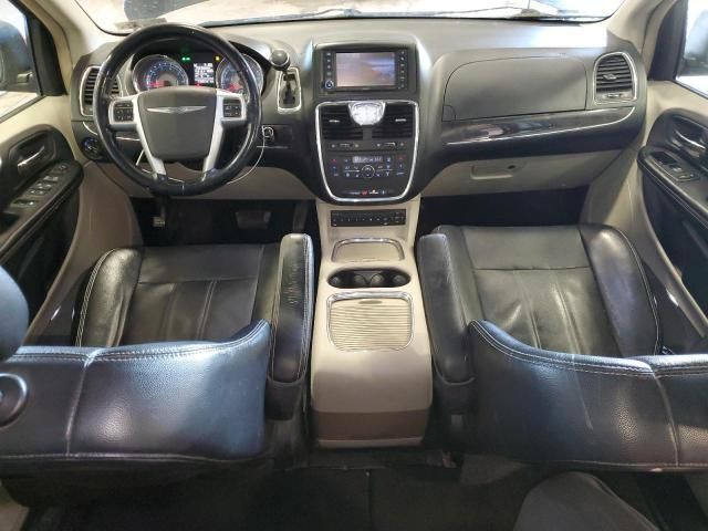 2012 Chrysler Town & Country Touring L