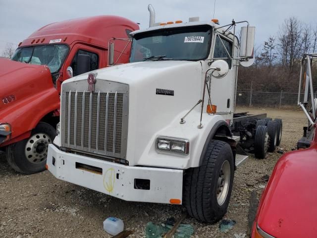 2005 Kenworth Construction T800