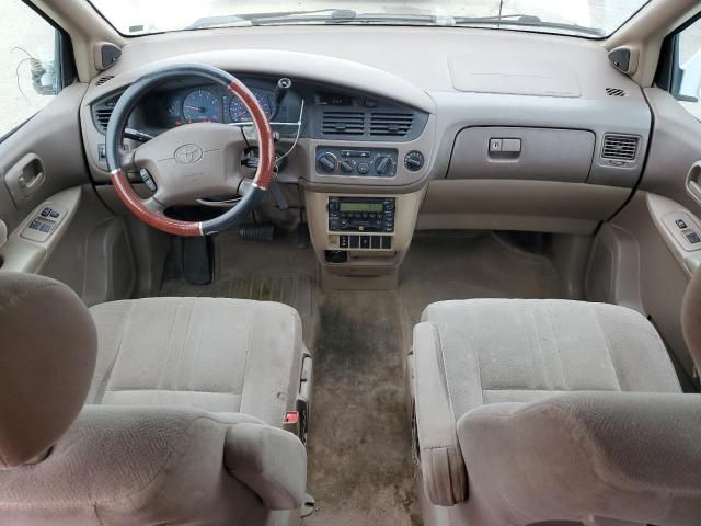 2002 Toyota Sienna LE