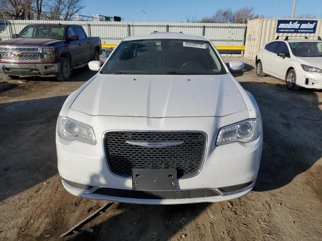 2019 Chrysler 300 Touring