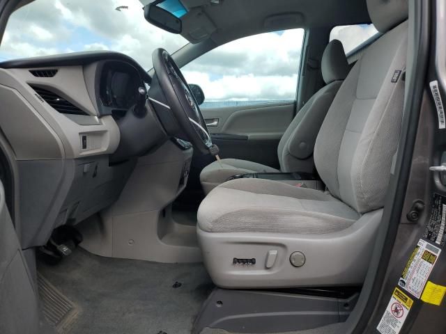 2016 Toyota Sienna LE