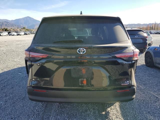 2022 Toyota Sienna LE