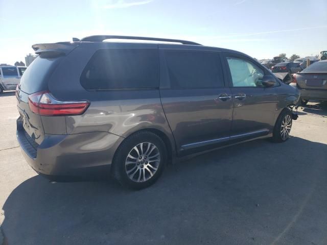 2018 Toyota Sienna XLE