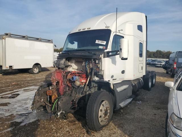 2016 Kenworth Construction T680