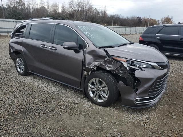 2022 Toyota Sienna Limited