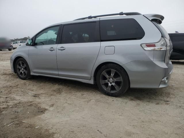 2015 Toyota Sienna Sport