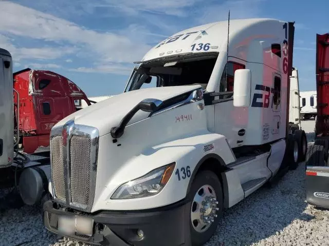 2022 Kenworth Construction T680