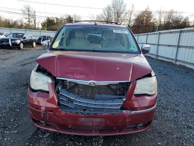 2010 Chrysler Town & Country Limited