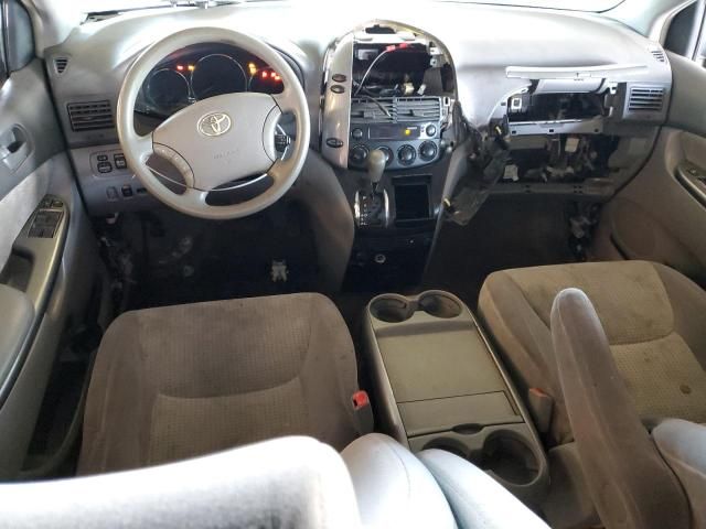 2009 Toyota Sienna CE