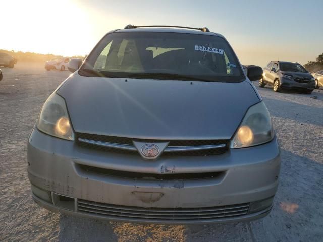 2004 Toyota Sienna XLE