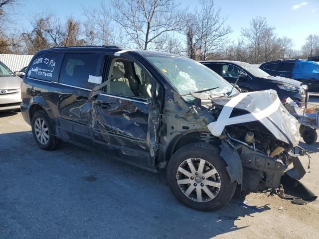 2016 Chrysler Town & Country Touring