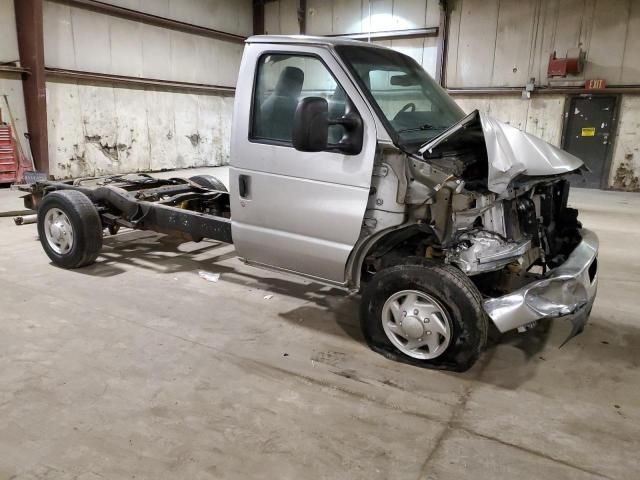 2016 Ford Econoline E350 Super Duty Cutaway Van