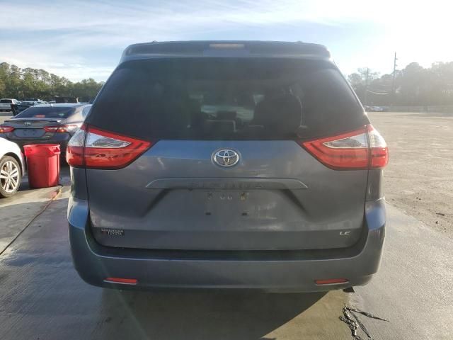 2017 Toyota Sienna LE