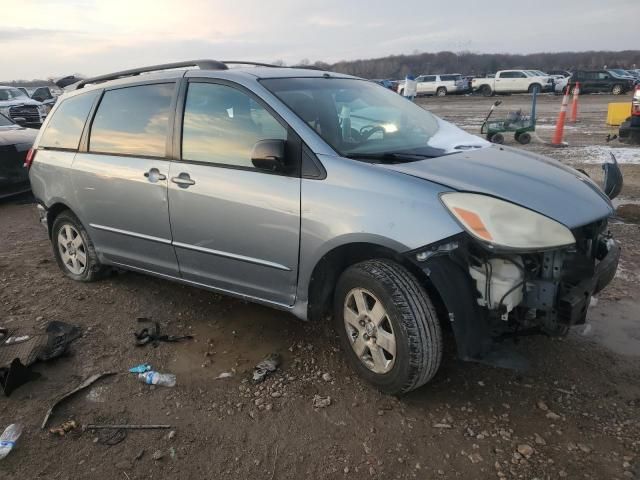 2004 Toyota Sienna CE