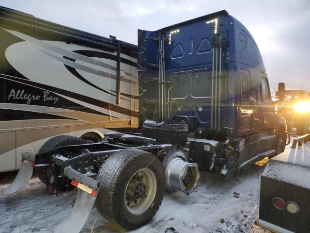 2020 Freightliner Cascadia 126