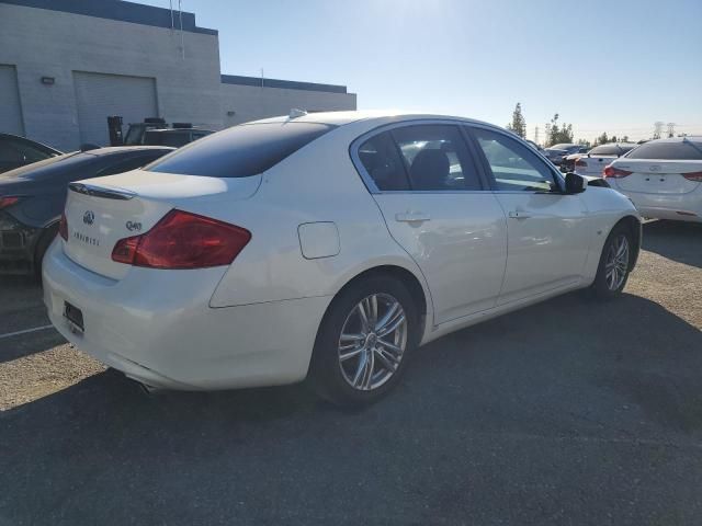 2015 Infiniti Q40