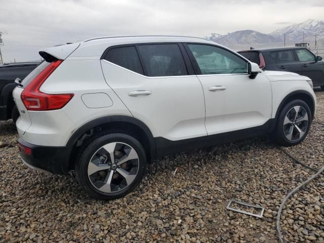 2025 Volvo XC40 Plus