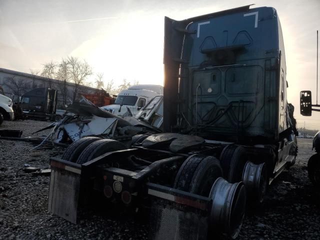 2018 Freightliner Cascadia 126