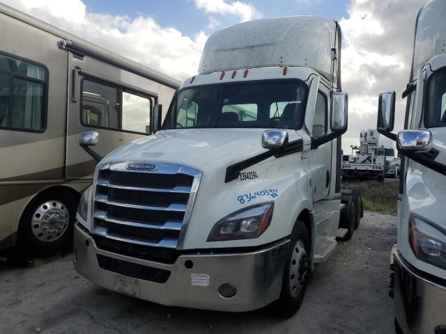 2021 Freightliner Cascadia 126