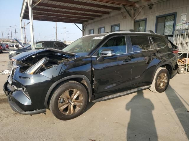 2023 Toyota Highlander Hybrid Bronze Edition