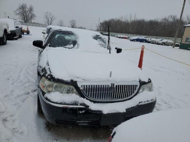 2005 Lincoln Town Car Signature Limited