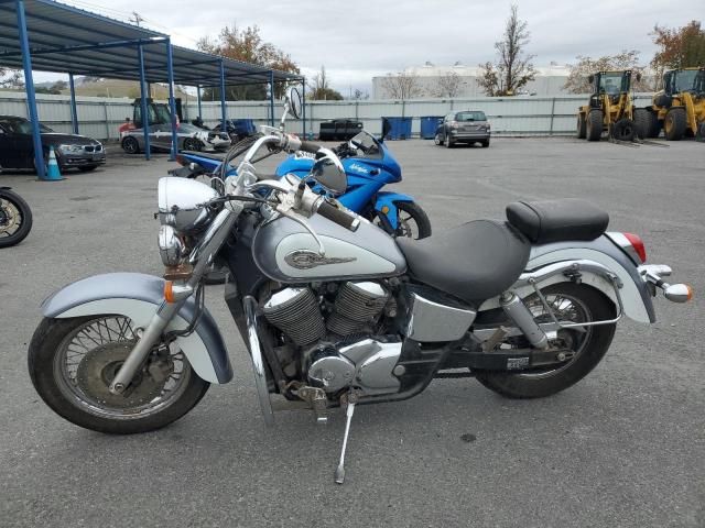 2001 Honda VT750 CD2