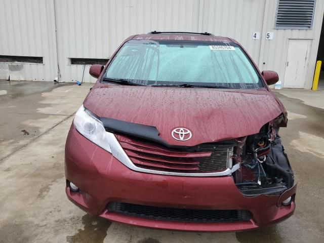 2014 Toyota Sienna XLE