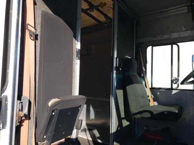 2004 Freightliner Chassis M Line WALK-IN Van