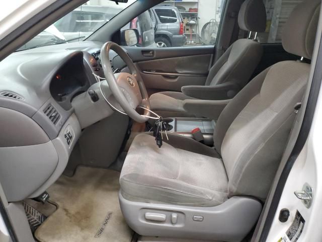 2009 Toyota Sienna CE