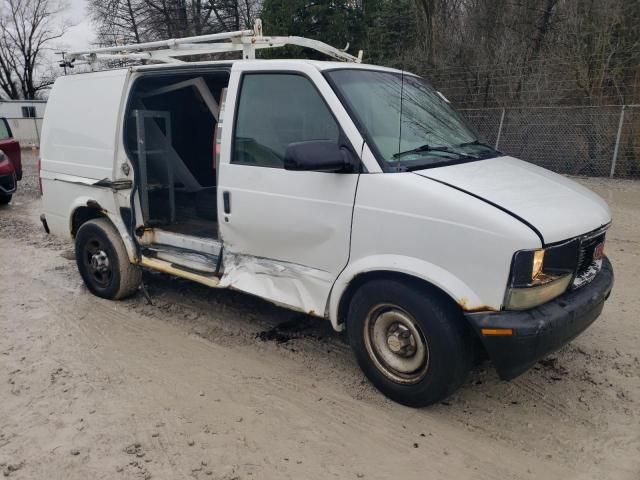 2004 GMC Safari XT