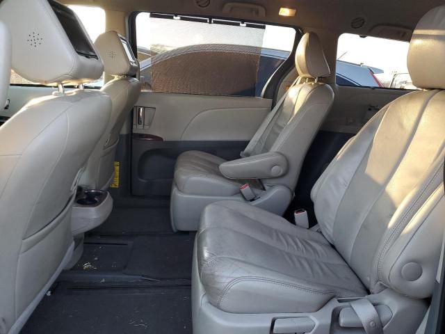 2013 Toyota Sienna XLE