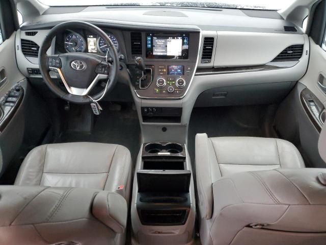 2017 Toyota Sienna XLE