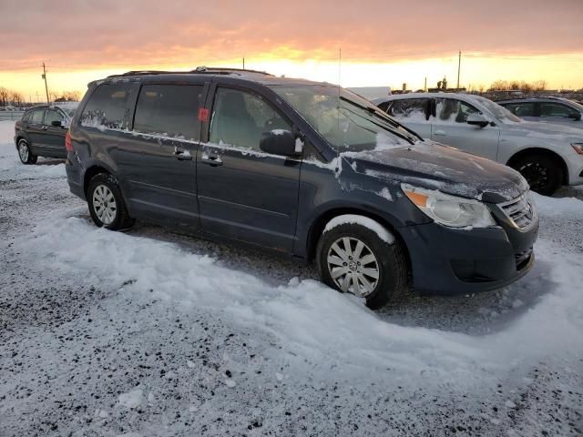 2009 Volkswagen Routan SE