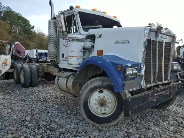 1984 Kenworth Construction W900