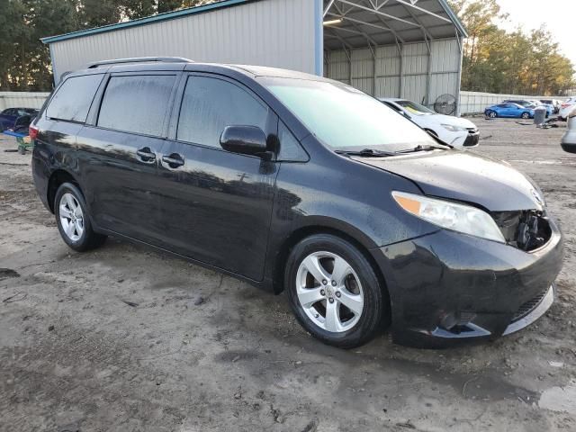 2015 Toyota Sienna LE