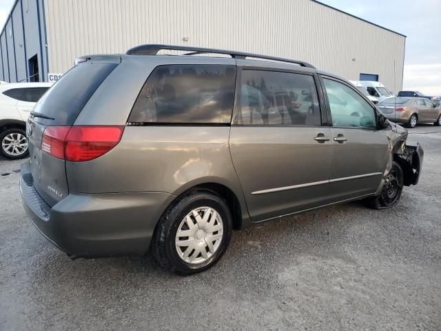 2004 Toyota Sienna CE