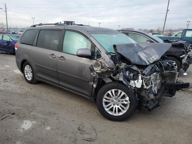 2013 Toyota Sienna XLE